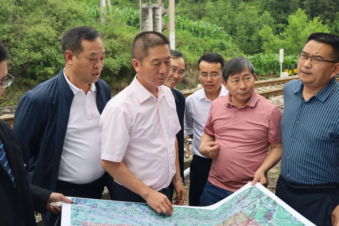 2022-06-10-共謀發(fā)展！公司到貴州盤北經(jīng)濟技術(shù)開發(fā)區(qū)考察交流1.jpg