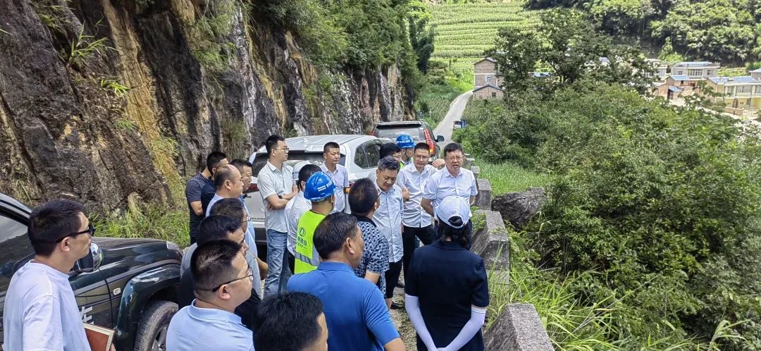 1659490740548800.jpg 文山州副州長李松濤到那興項(xiàng)目調(diào)研.jpg
