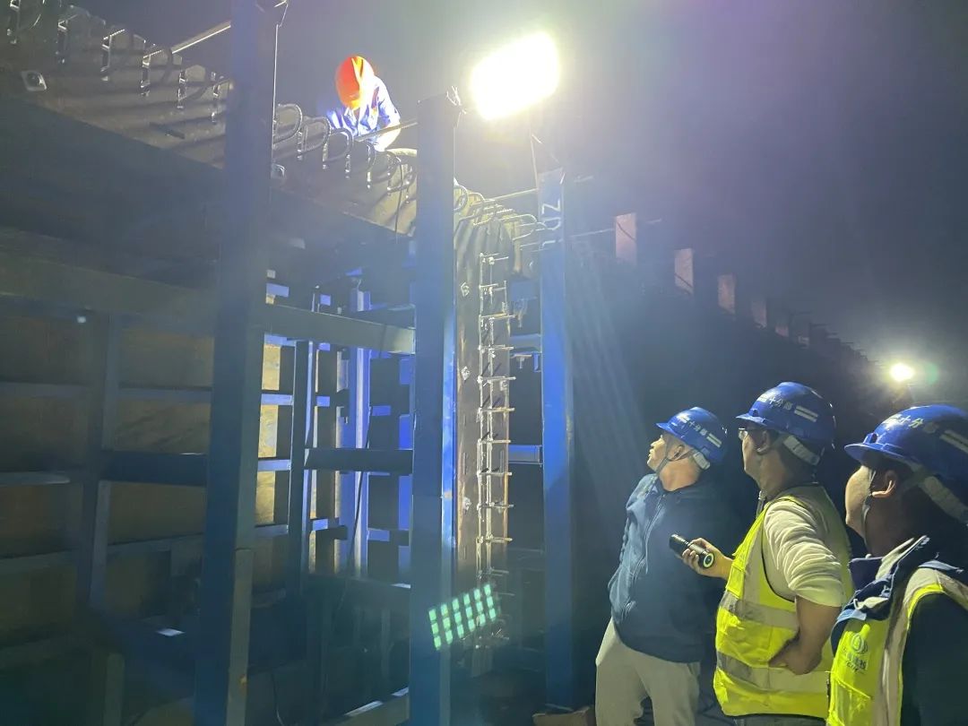 1678066700933795.jpg 2023-3-2-那興項(xiàng)目首片40米T梁順利澆筑 金光祥到現(xiàn)場(chǎng)指導(dǎo)1.jpg